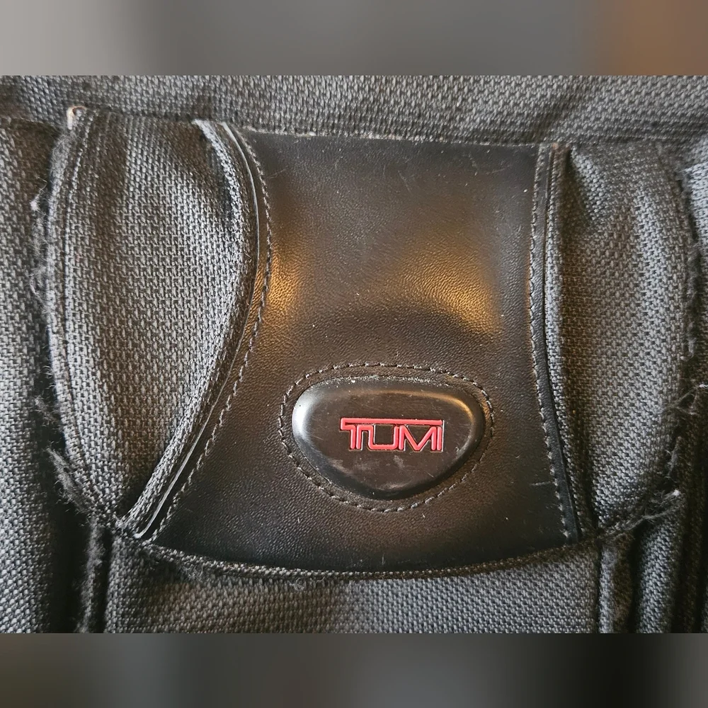 TUMI 580C Men's Black Nylon Messenger Crossbody Bag